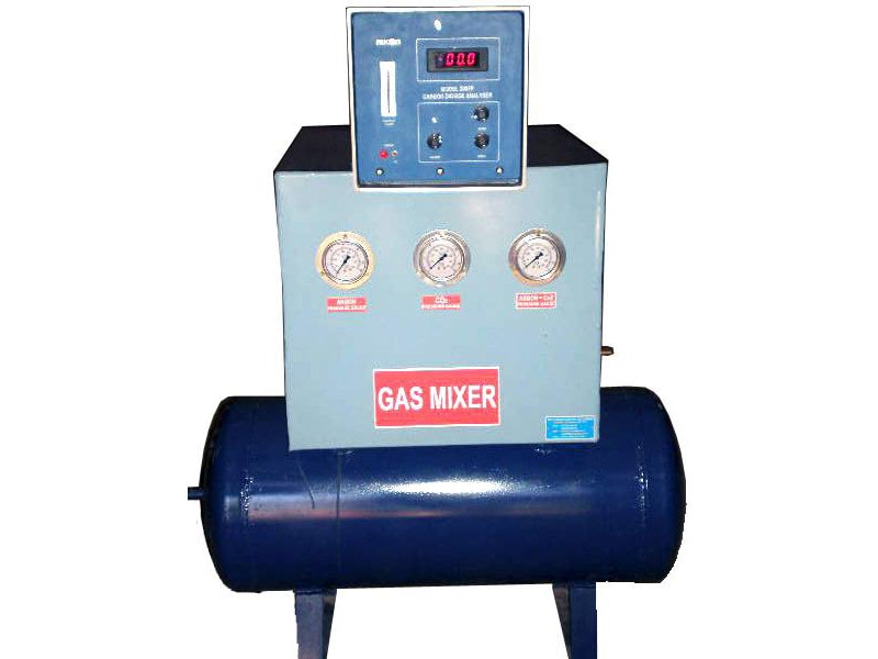 GAS BLENDER WITH ANALYSER